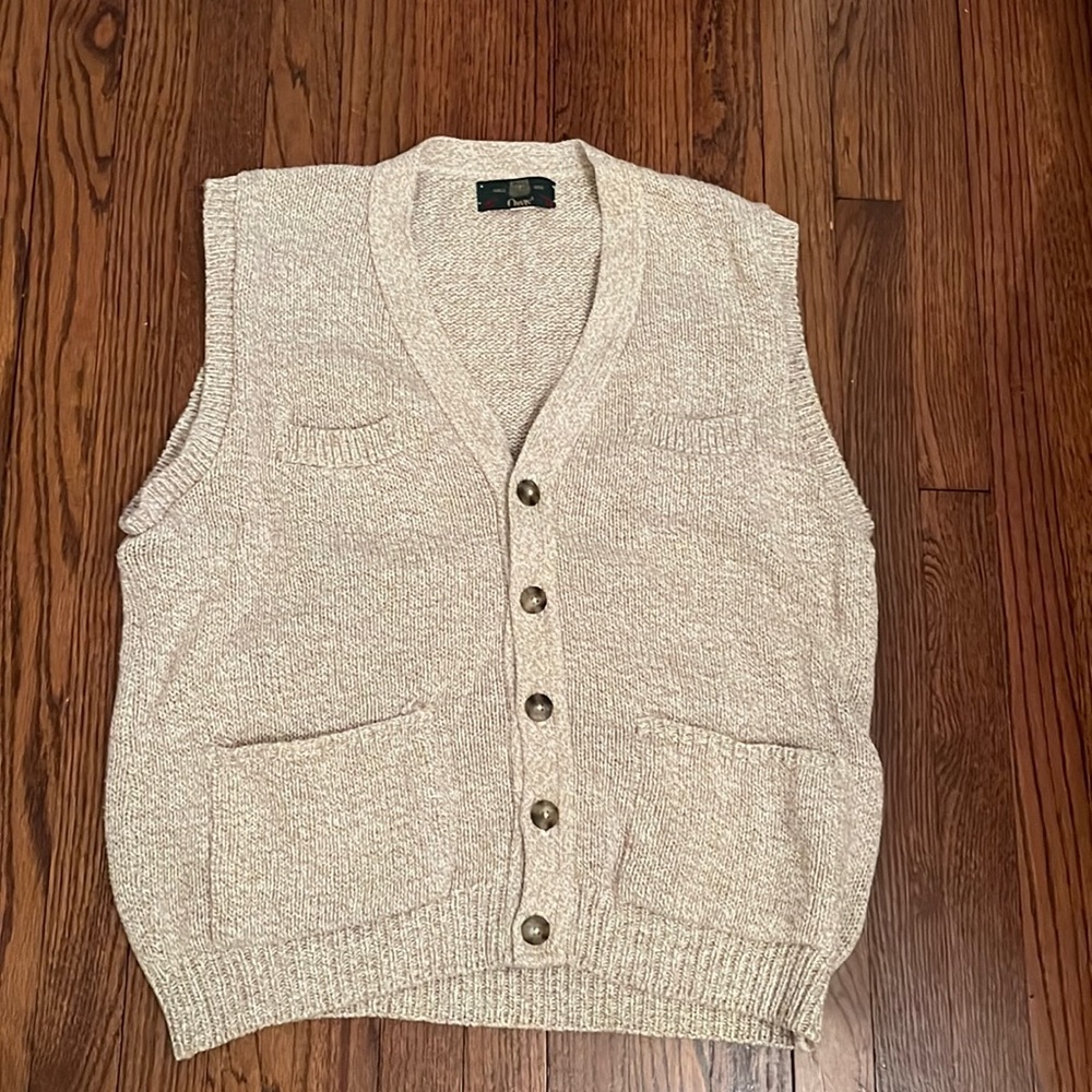 Oversized knitted vest